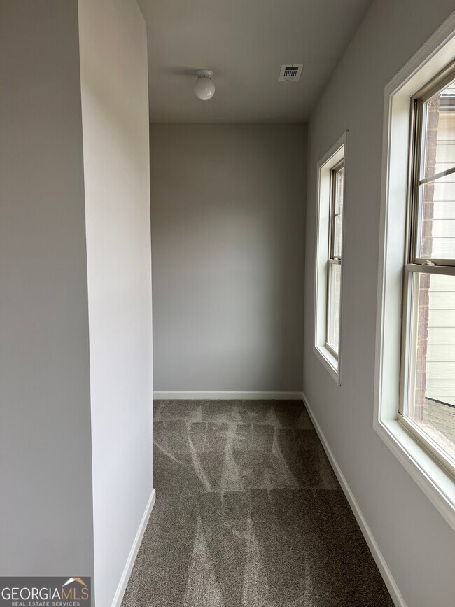 Building Photo - 4453 Mill Oak Wy