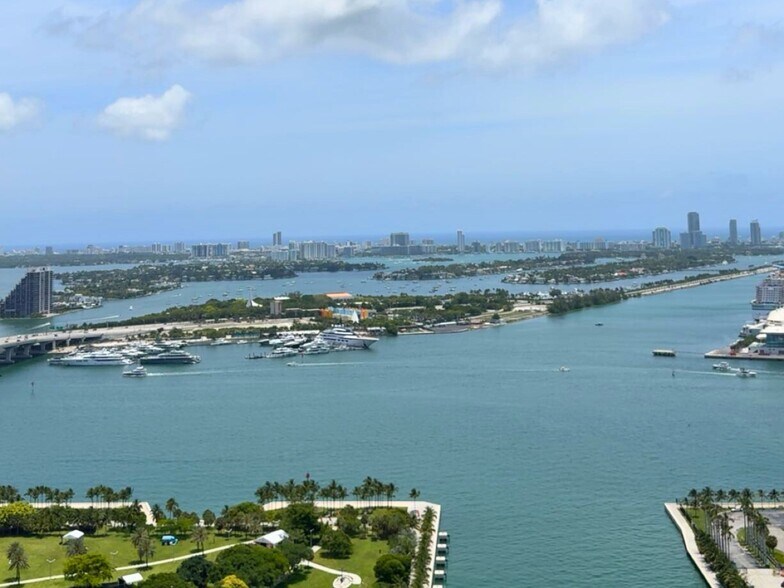 Building Photo - 888 Biscayne Blvd