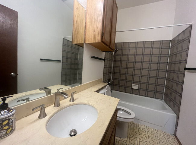 Hallway Bathroom - 8324 Regents Rd