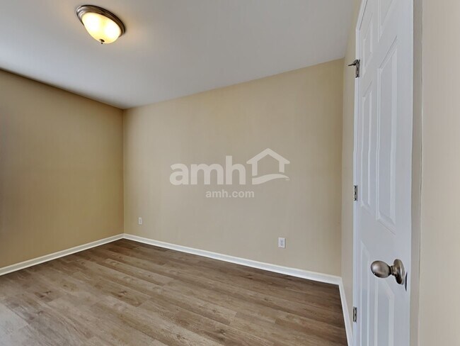 Building Photo - 241 Emerald Isle Dr