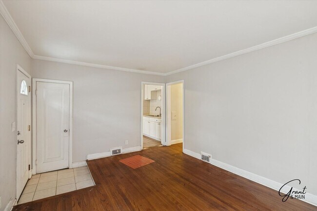 Building Photo - 10067 Grayton St