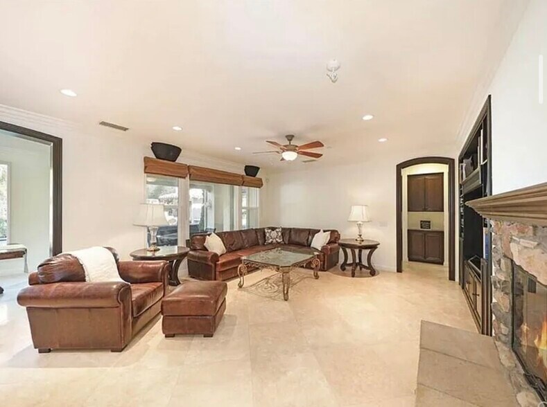 Building Photo - 2531 Costero Magestuoso