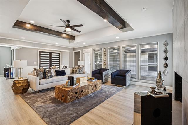 Building Photo - 2833 Meadowbrook Dr