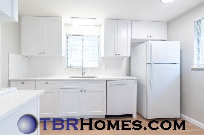 Building Photo - 8630 W 63rd Pl