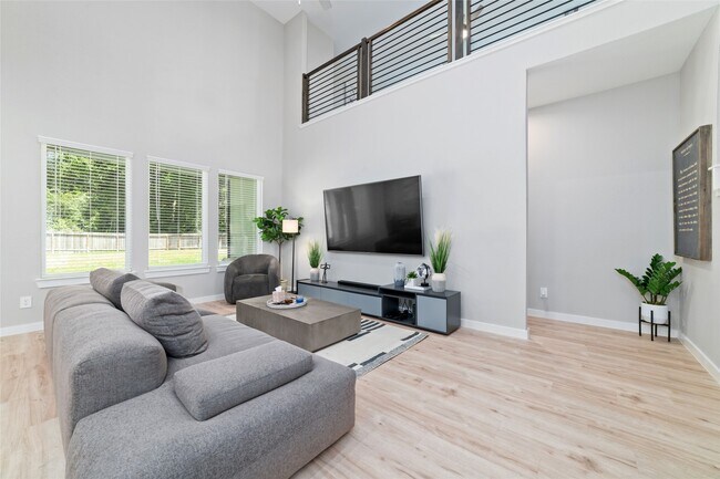 Building Photo - 10332 Rainbow Cove Ln