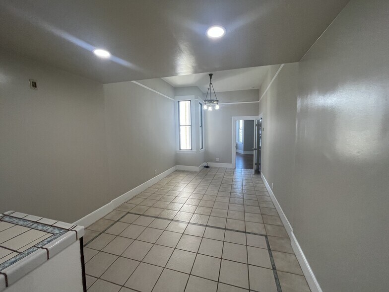 Building Photo - 278 Precita Ave