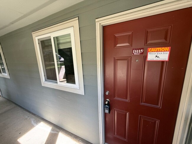 Building Photo - 2 Bed 1 Bath Totem Lake Condo