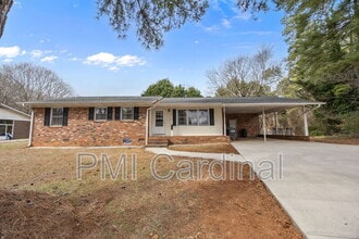 Building Photo - 2616 Redbud Dr