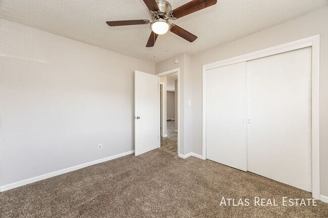 Building Photo - 2855 W Montebello-4