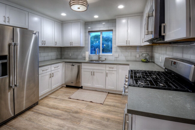 Building Photo - PRELEASE FOR AUGUST 2026 - Gorgeous Brick ...