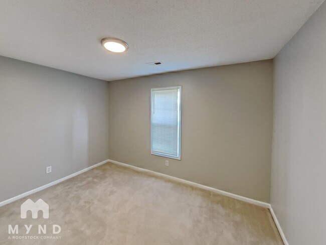 Building Photo - 2443 Hawk Ridge Dr