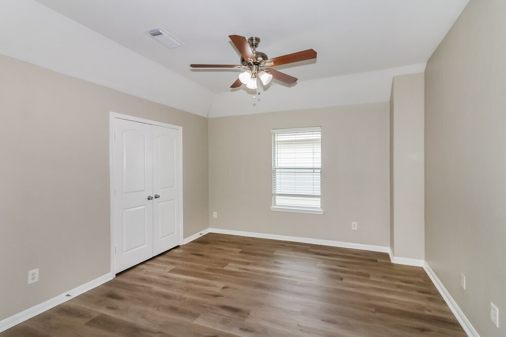 Building Photo - 6015 Starbrook Creek Dr