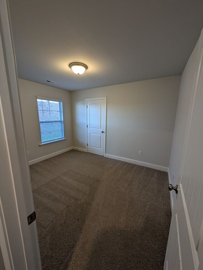 Building Photo - 244 Abercorn Dr