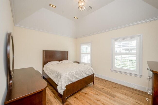 Building Photo - 5410 Alder Cir