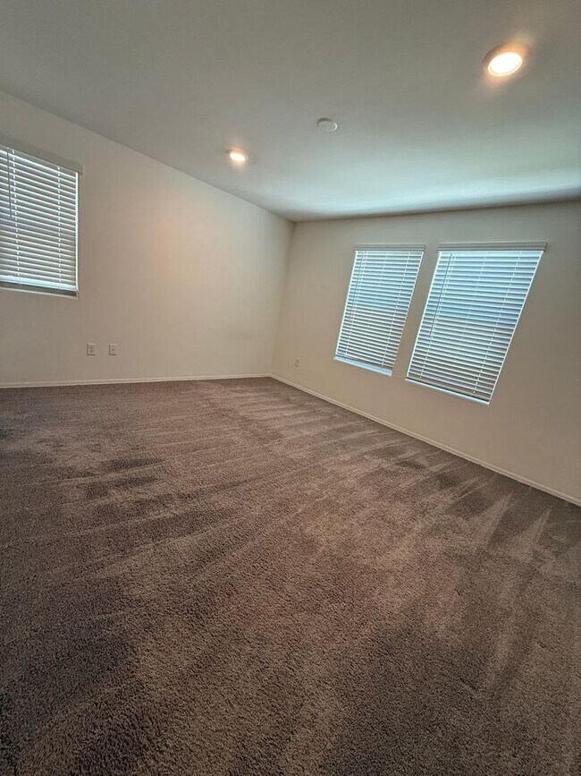 Building Photo - Modern 4-Bedroom Home Built in 2023 – Prime Tucson Location