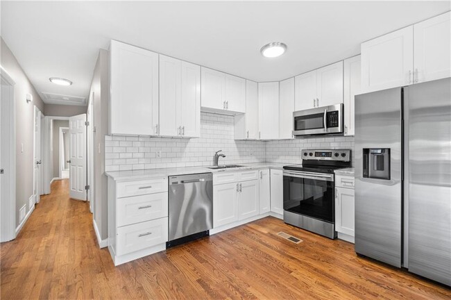 Building Photo - 2179 Beech Valley Dr
