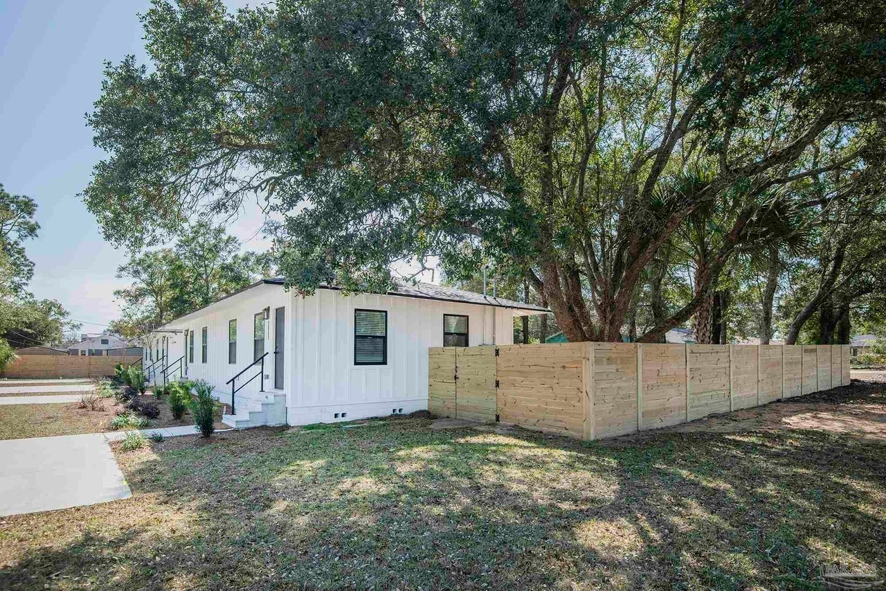 Building Photo - 3091 N 16th Ave