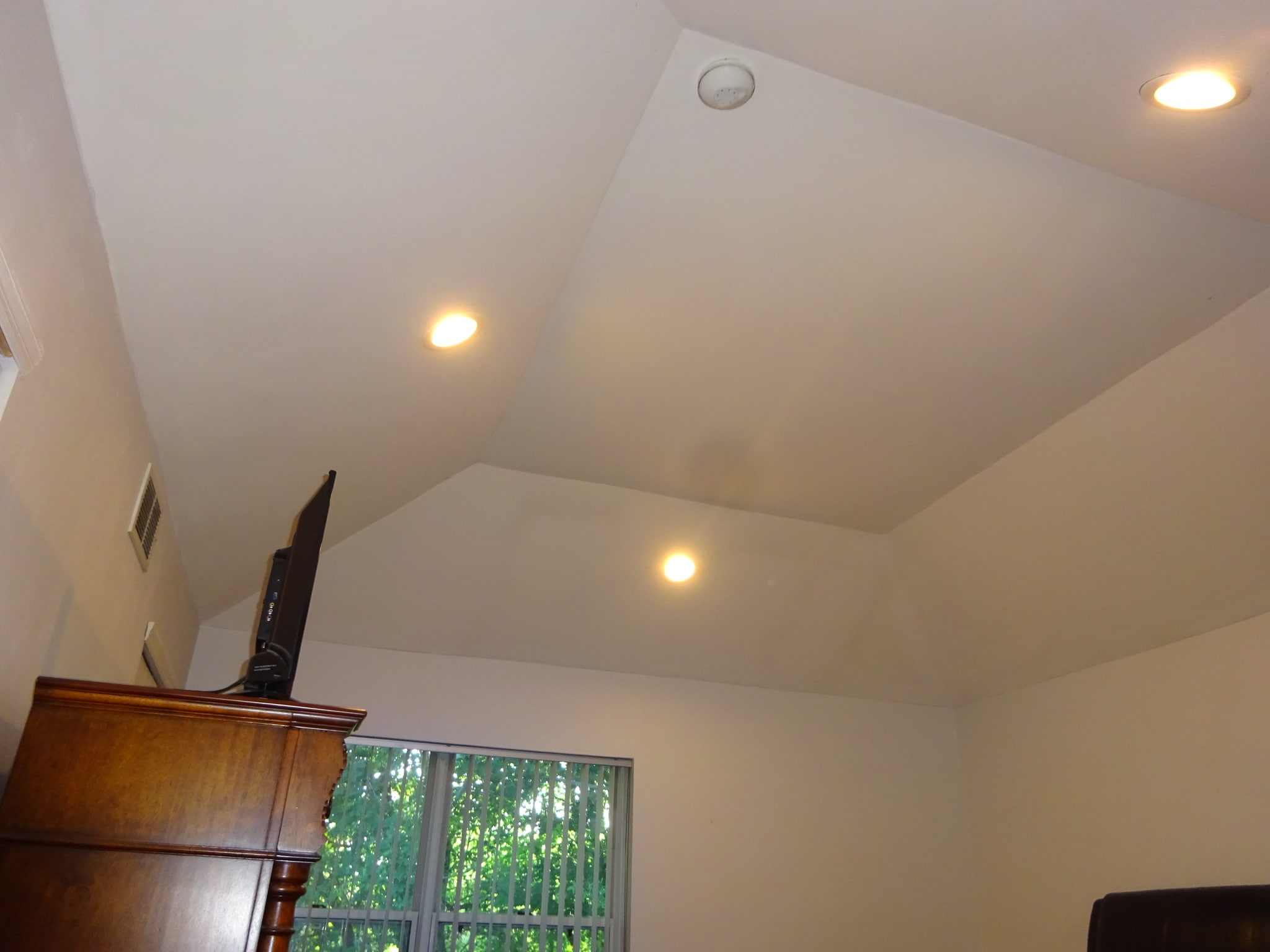 Cathedral ceiling w/hats - 20 Leeward Ln