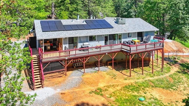 Building Photo - FOR RENT: Cozy Foresthill 3 bedroom 2 bath.