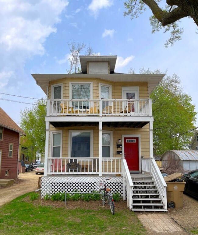 Building Photo - 1114 Milton St