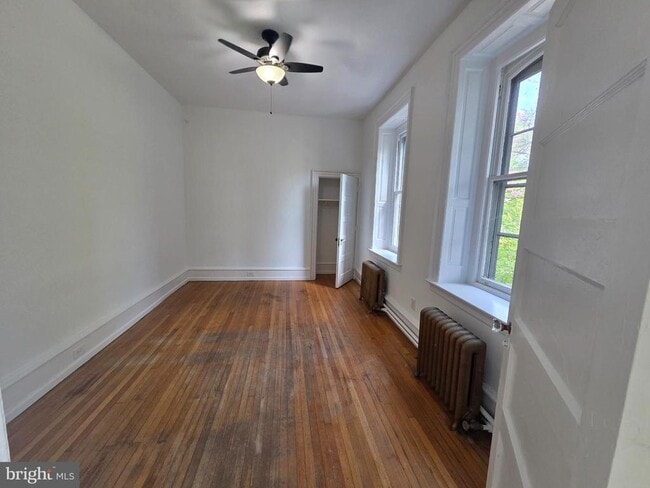 Building Photo - 348 Green Ln