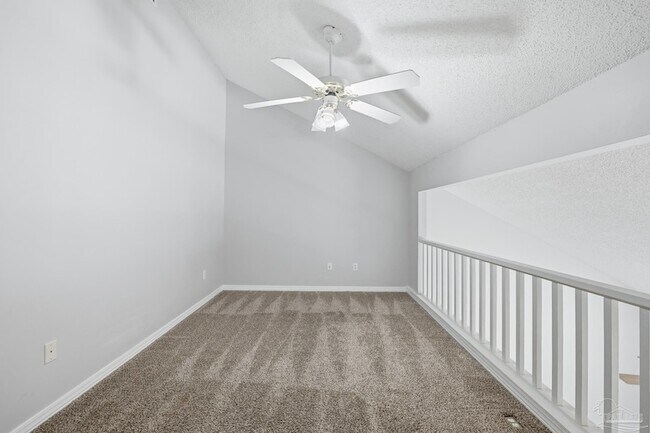 Building Photo - 3212 Fernwood Dr