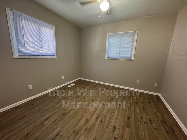 Building Photo - 915 Mullanphy Ln