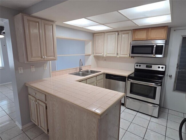 Building Photo - 3619 Springfield Dr