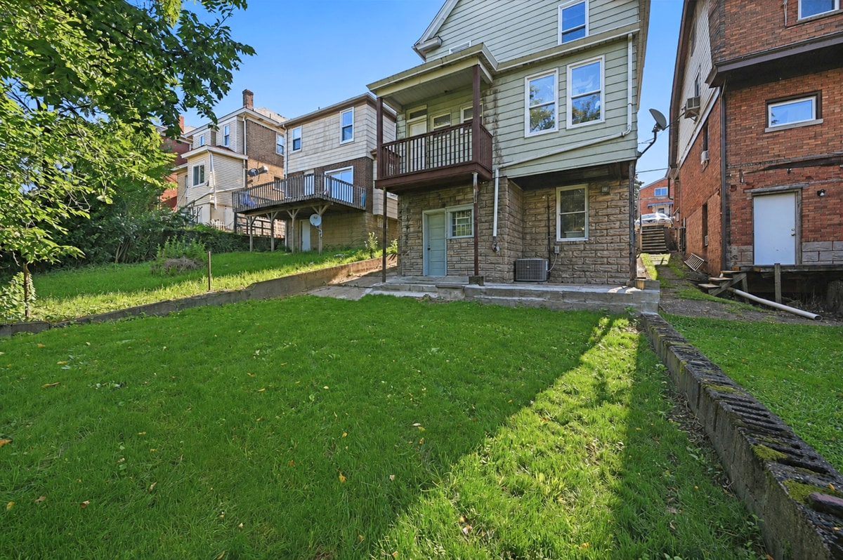 Building Photo - 1642 Methyl St
