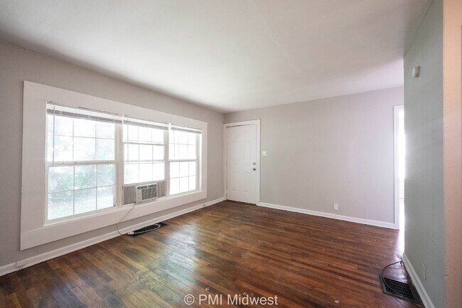 Building Photo - 2825 E 36th St