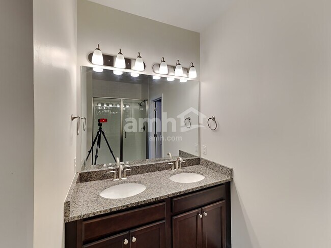 Building Photo - 5072 Trailwater Dr
