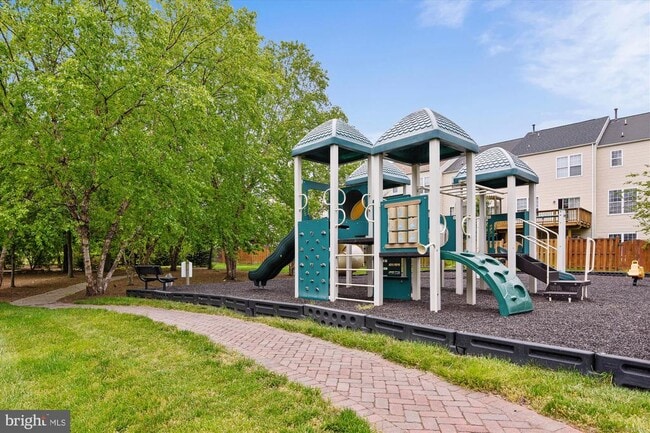 Building Photo - 45482 Pine Trail Terrace