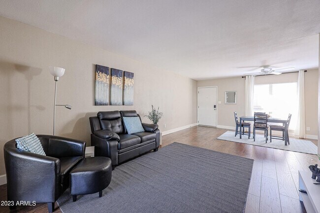 Building Photo - 3131 W Cochise Dr