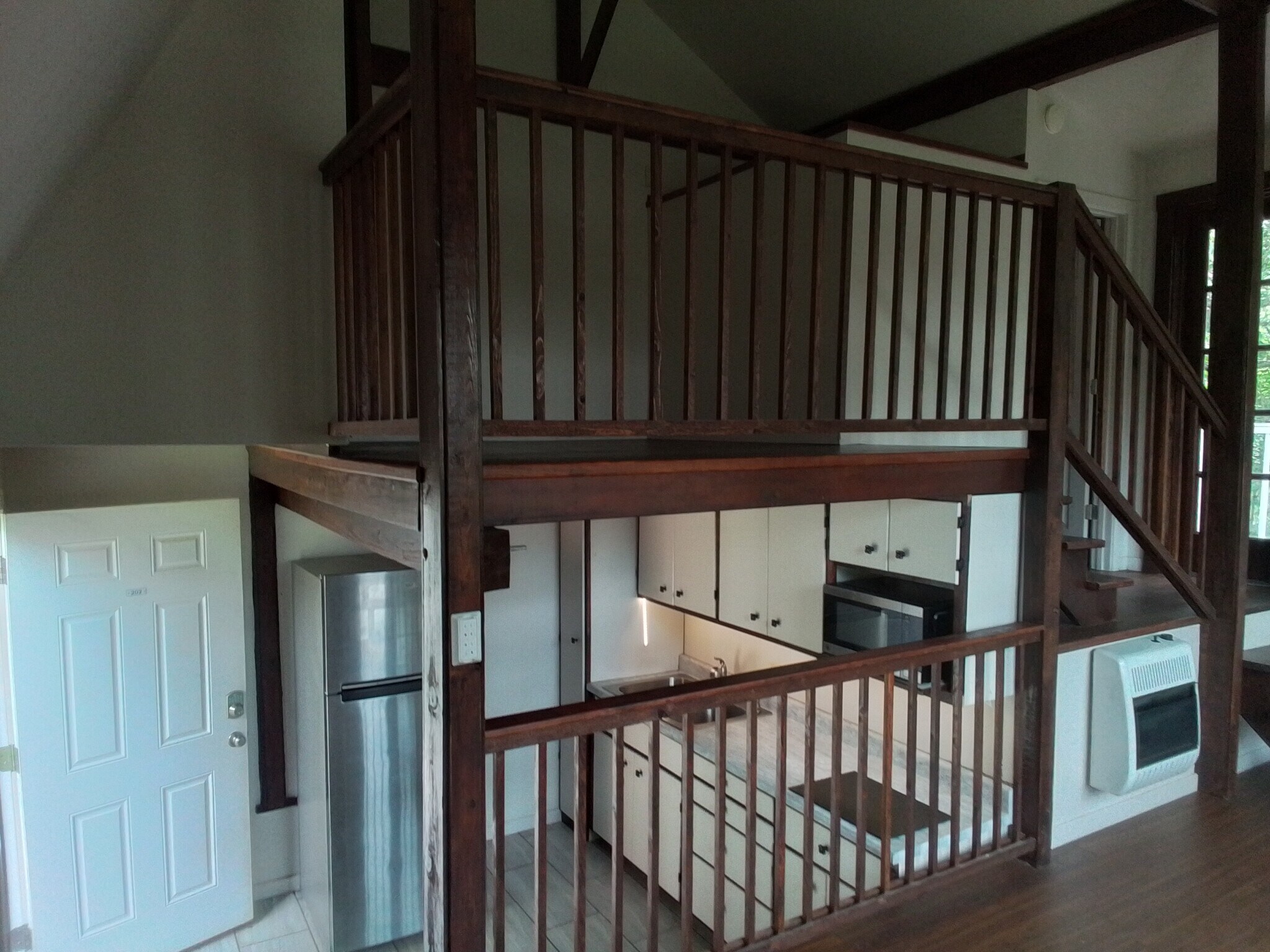 Loft - 3308 E Oakleaf Dr