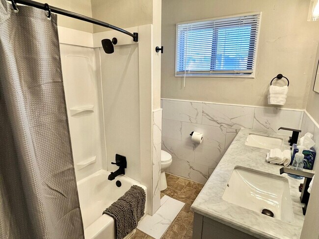 Building Photo - 4305 NW 56th St