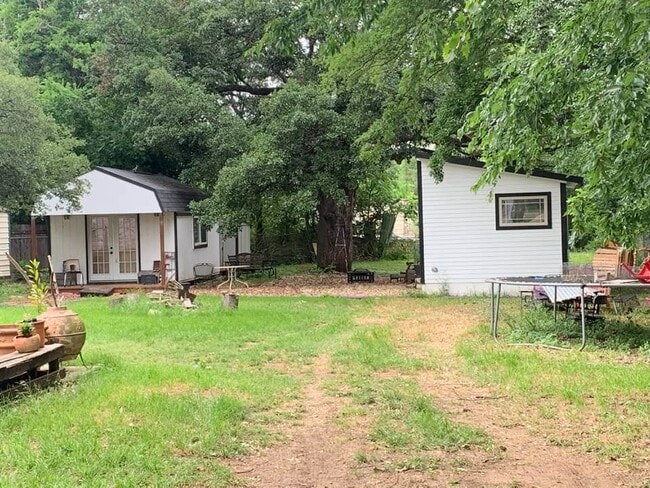 Building Photo - 4300 Mount Vernon Dr