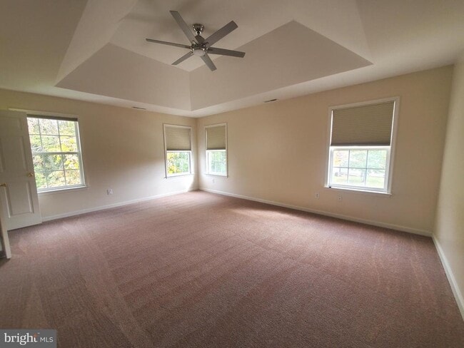 Building Photo - 5 Bandcroft Dr