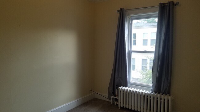 Building Photo - 26 Calvert St