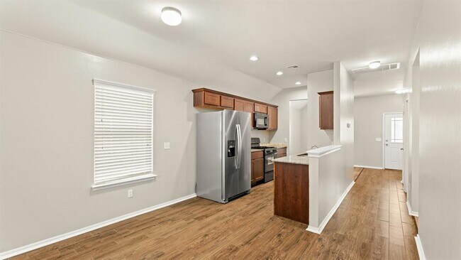 Building Photo - 621 Christian Ln