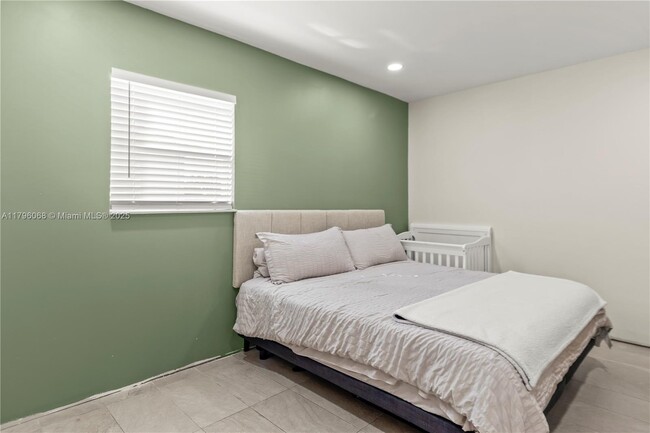 Building Photo - 4200 SW 38th St