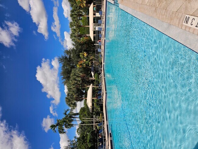 Building Photo - 7533 Topiary Ave