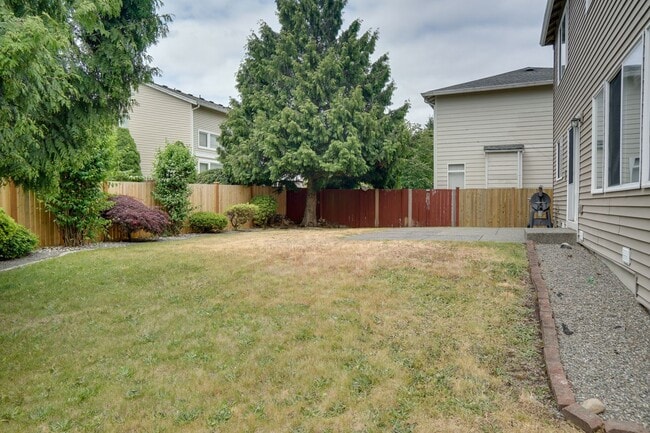 Building Photo - Price reduction-Lakeland Hills 2 Story