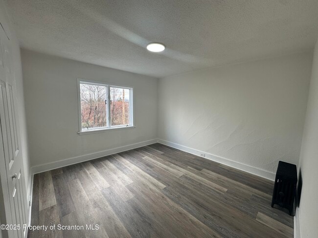 Building Photo - 1264 S 6th Ave