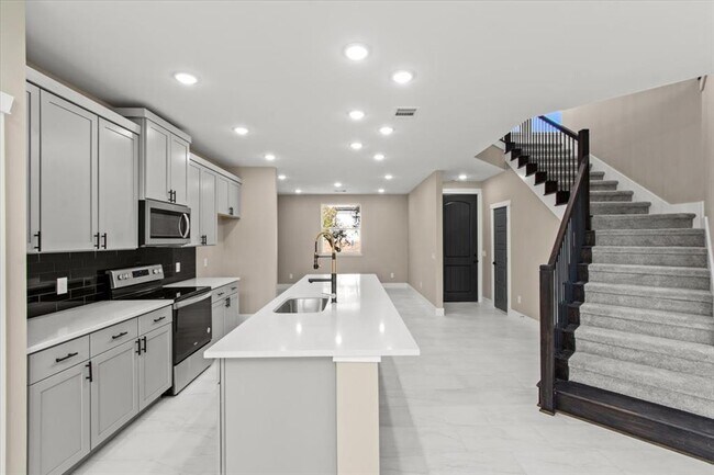 Building Photo - 17503 Panorama Dr