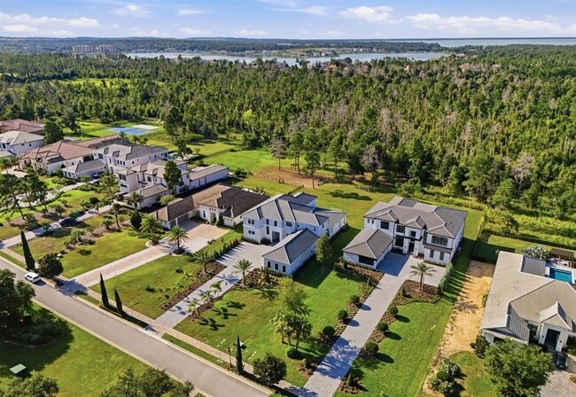 Building Photo - 16004 Pendio Dr