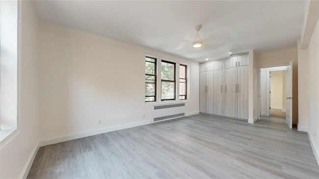 Building Photo - 83-80-83118 118th St