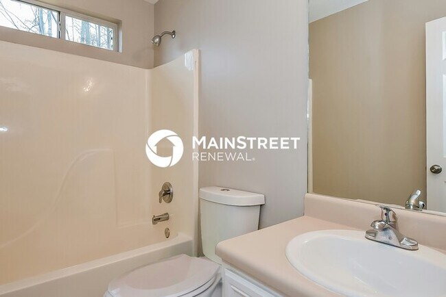 Building Photo - 3 Bedroom Pet-Friendly Home in Douglasville, GA with Main Street Renewal
