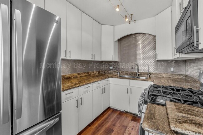 Building Photo - 500 Glenwood Cir