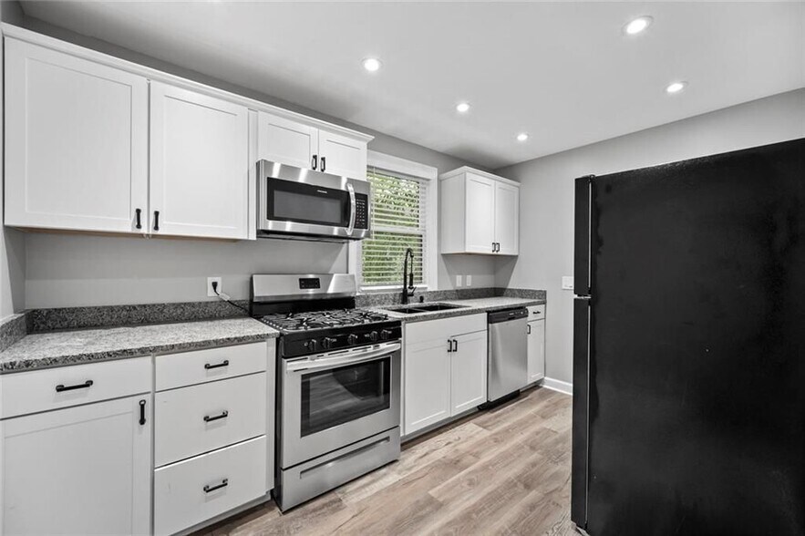 Building Photo - 1126 Briarcliff Pl NE