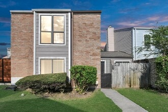 Building Photo - 8573 Wilcrest Dr